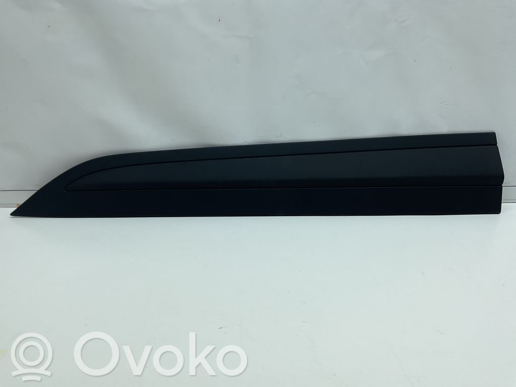 Suzuki Vitara (LY) Listón embellecedor de la puerta delantera (moldura) 