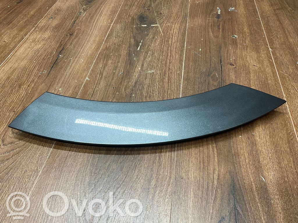 Audi e-tron Aizmugurē durvju dekoratīvā apdare (moldings) 