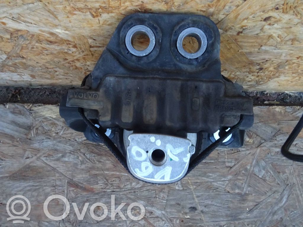 Volvo V60 Engine mount bracket 