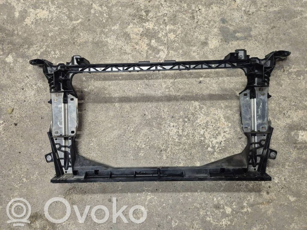 Audi RS6 C8 Radiatoru panelis 