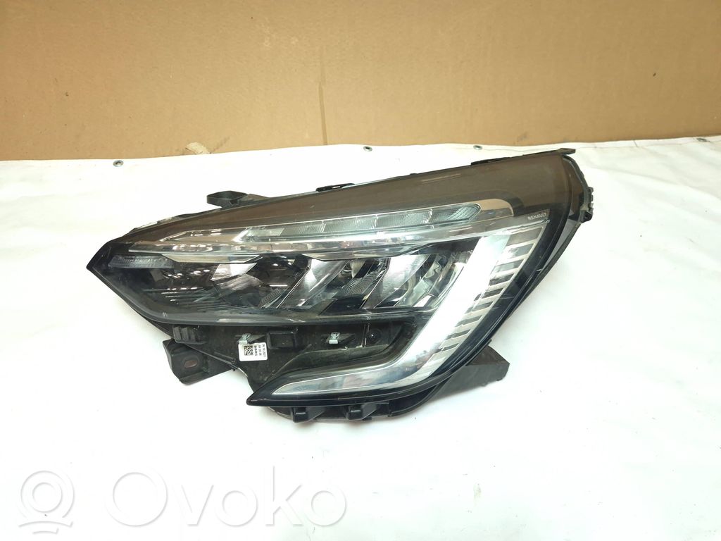 Scheinwerfer   260609987R,0132127102