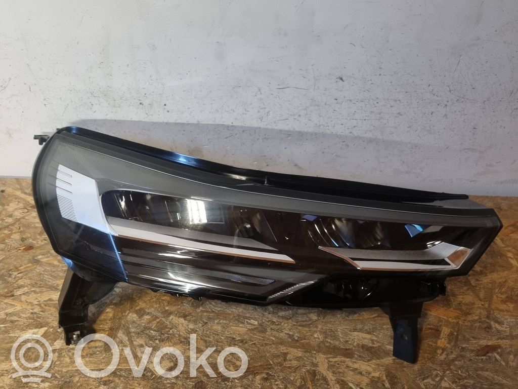 Renault Captur II Headlight/headlamp 