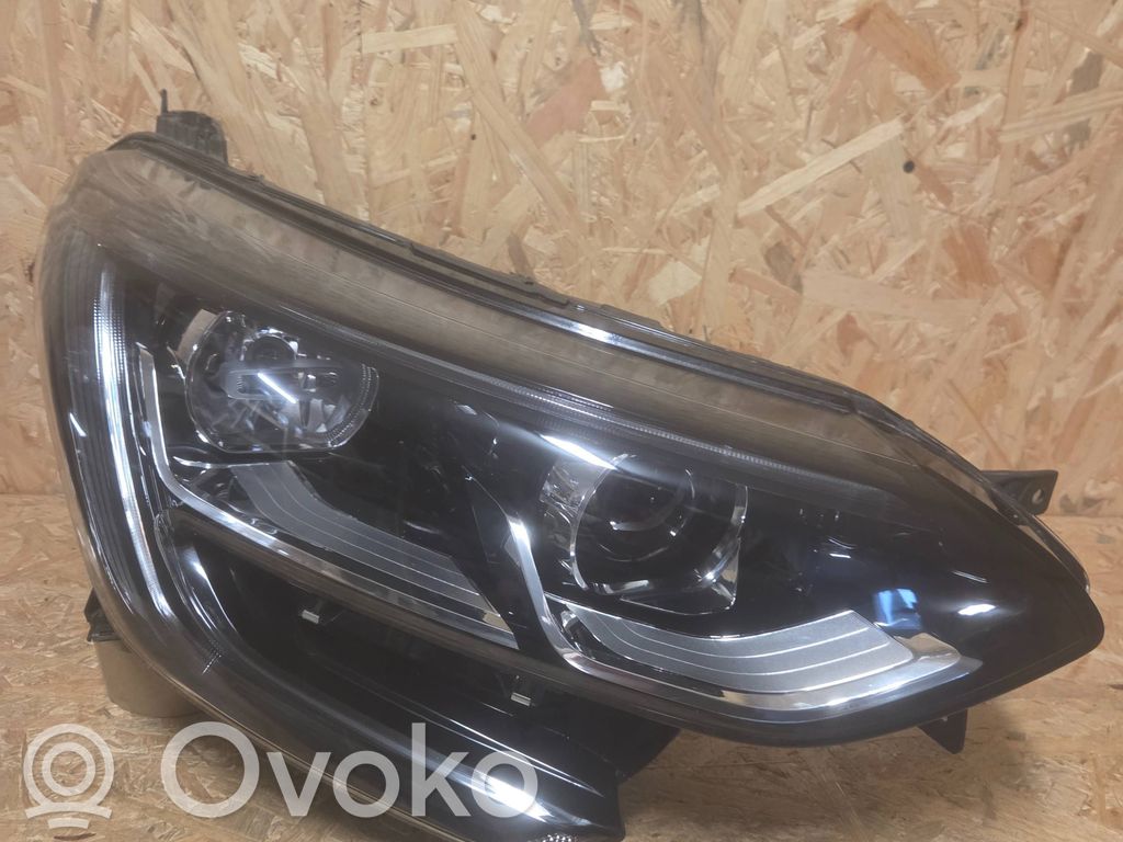 Renault Megane IV Phare frontale 