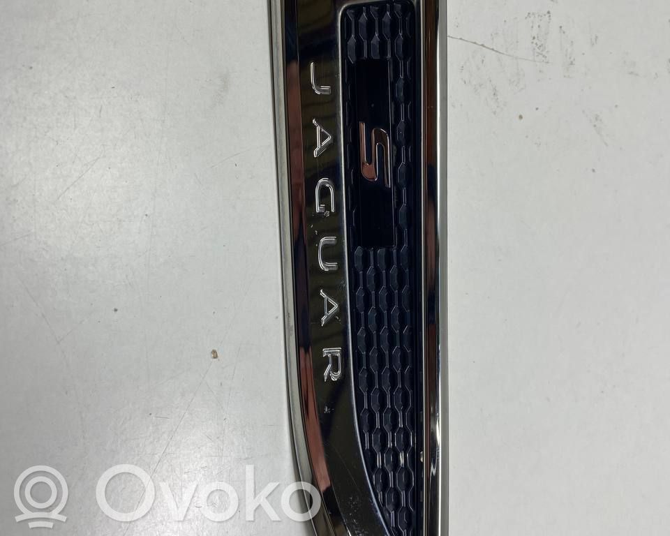 Jaguar E-Pace Lokasuojan lista (muoto) 