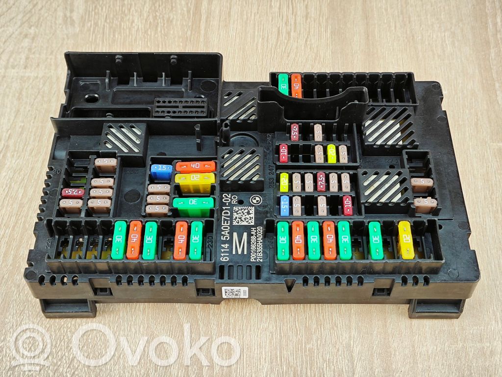 BMW 7 G11 G12 Ramka / Moduł bezpieczników 