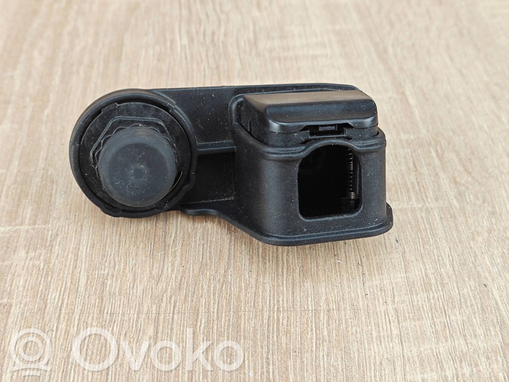 BMW 4 G22 G23 G24 G26 Tailgate check strap stopper 