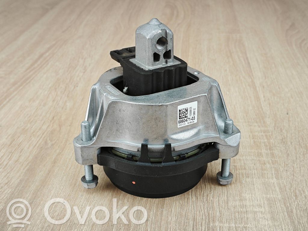 Engine mount bracket   6860471