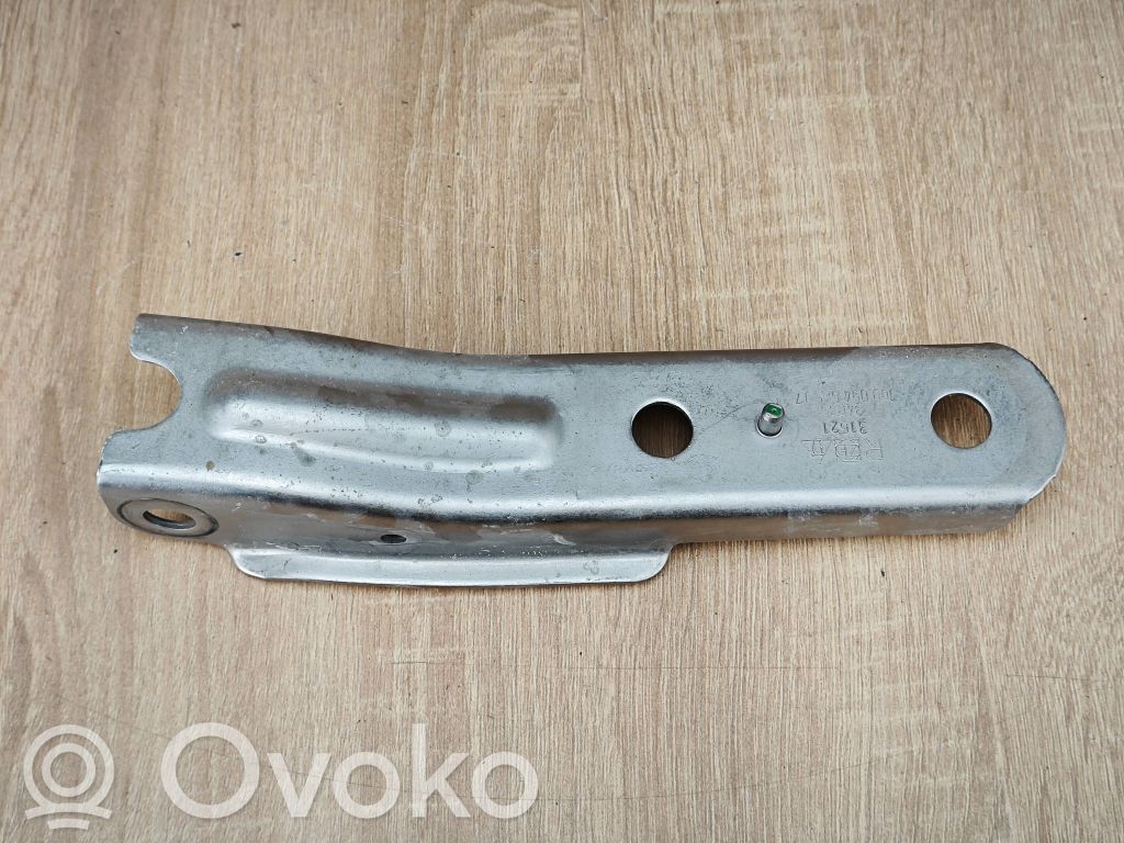 BMW 8 G16 Vairo kolonėlė 