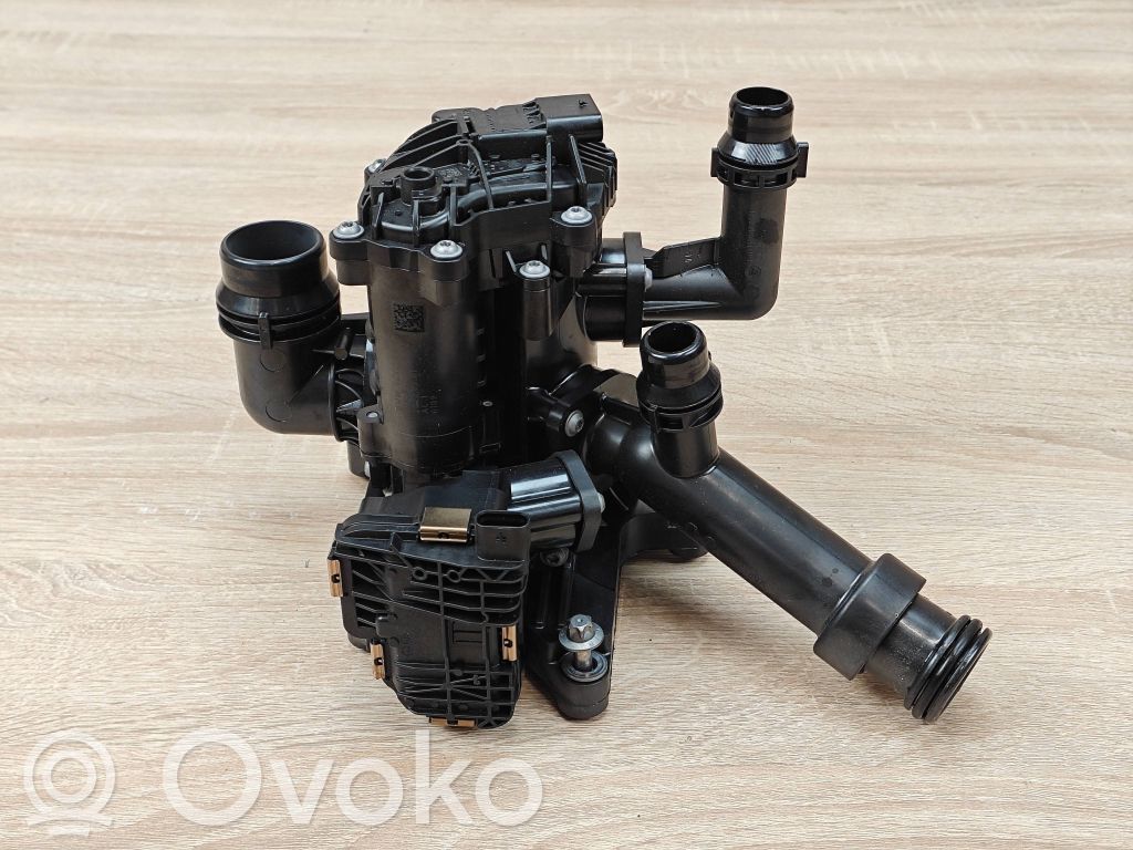 BMW 8 G16 Termostat / Obudowa termostatu 