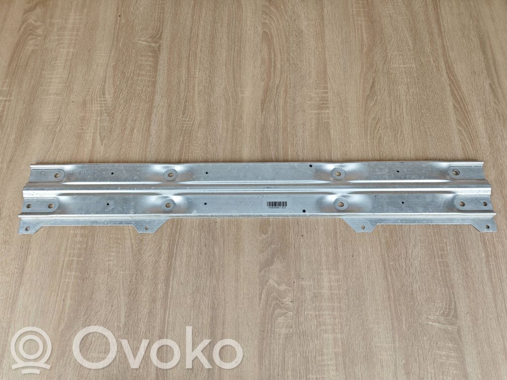 BMW 4 G22 G23 G24 G26 Kita dugno detalė 