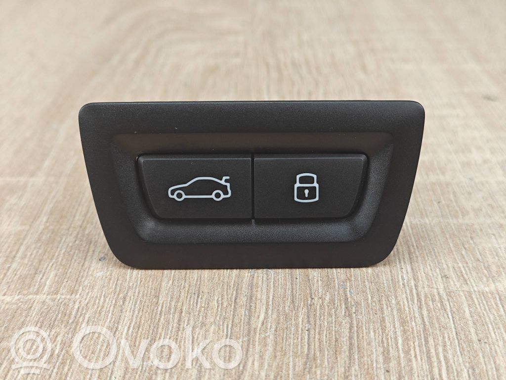 Tailgate/boot open switch button   5A64C25