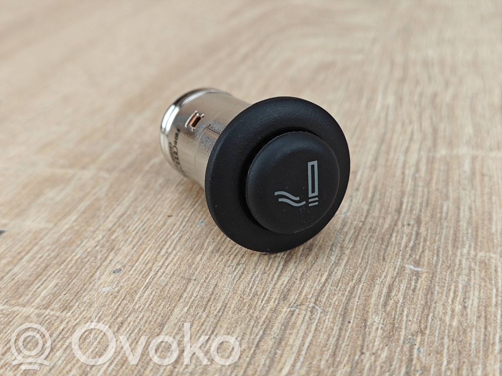Audi Q3 F3 Cigarette lighter 