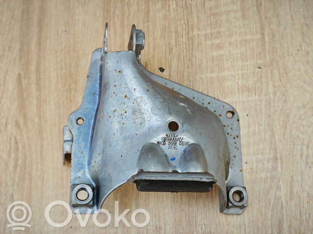 Audi Q5 SQ5 8R Engine mounting bracket 