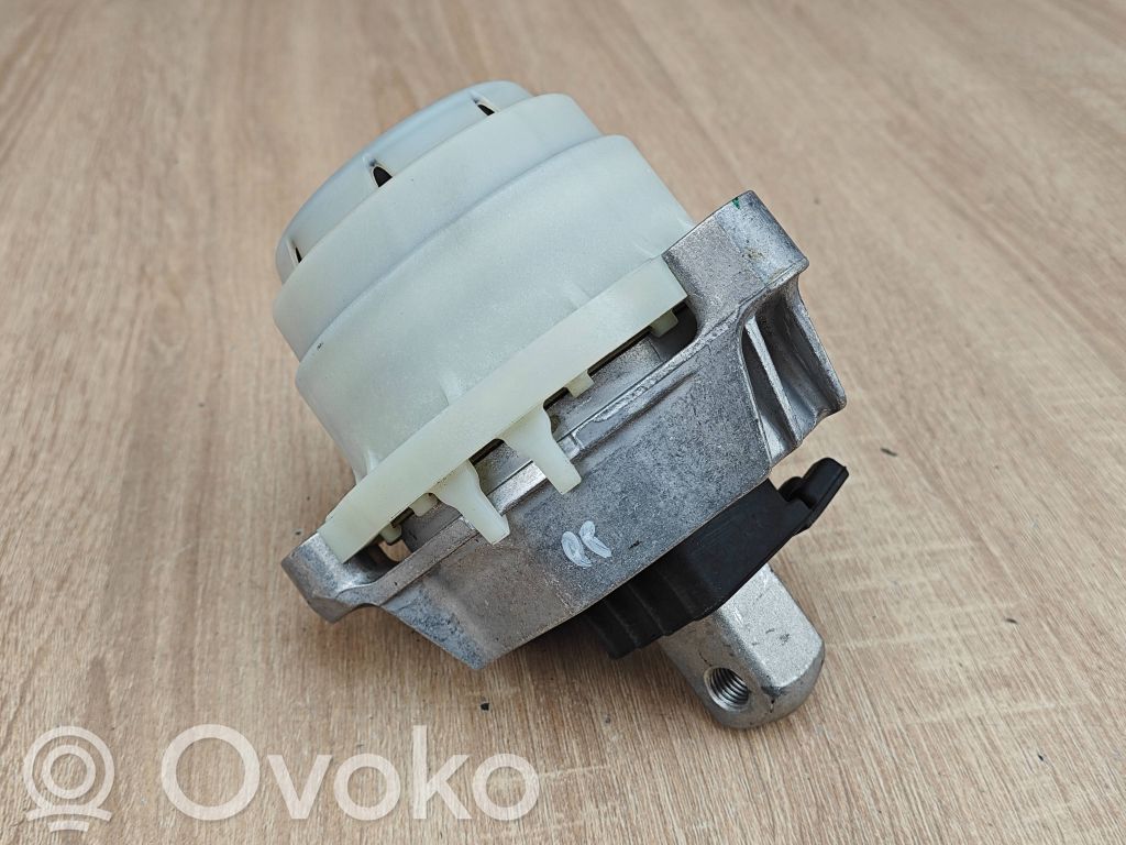 BMW 8 G16 Engine mount bracket 
