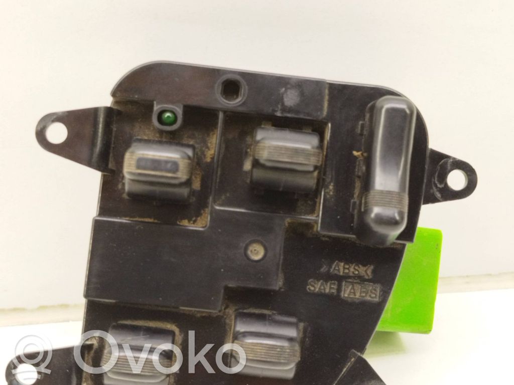 Subaru Legacy Electric window control switch 