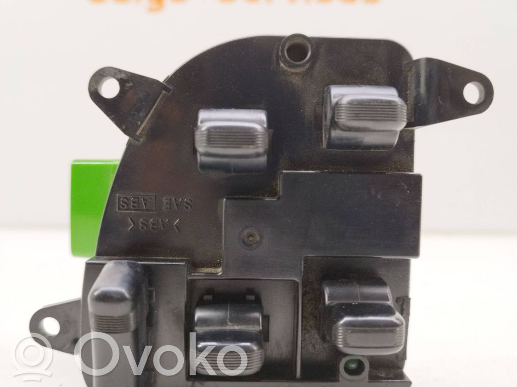 Electric window control switch   901950,8953A42