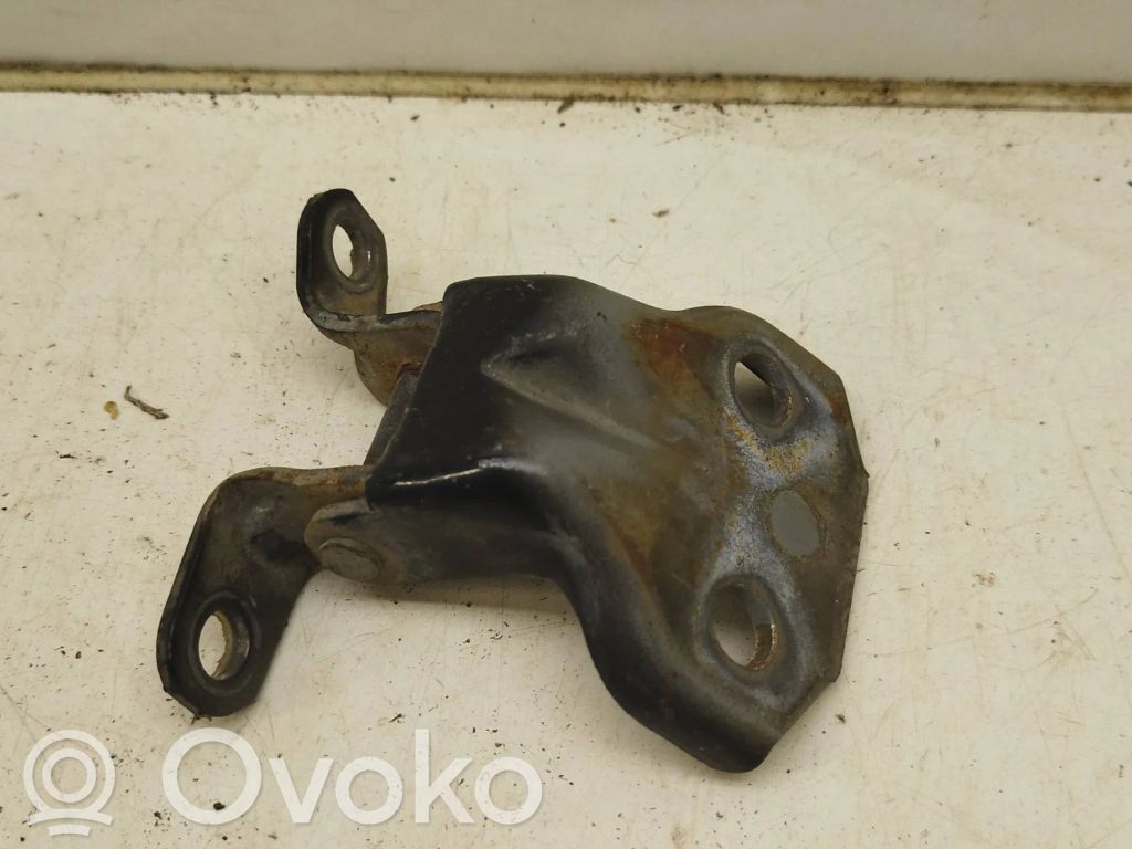 Subaru Impreza III Front door lower hinge 
