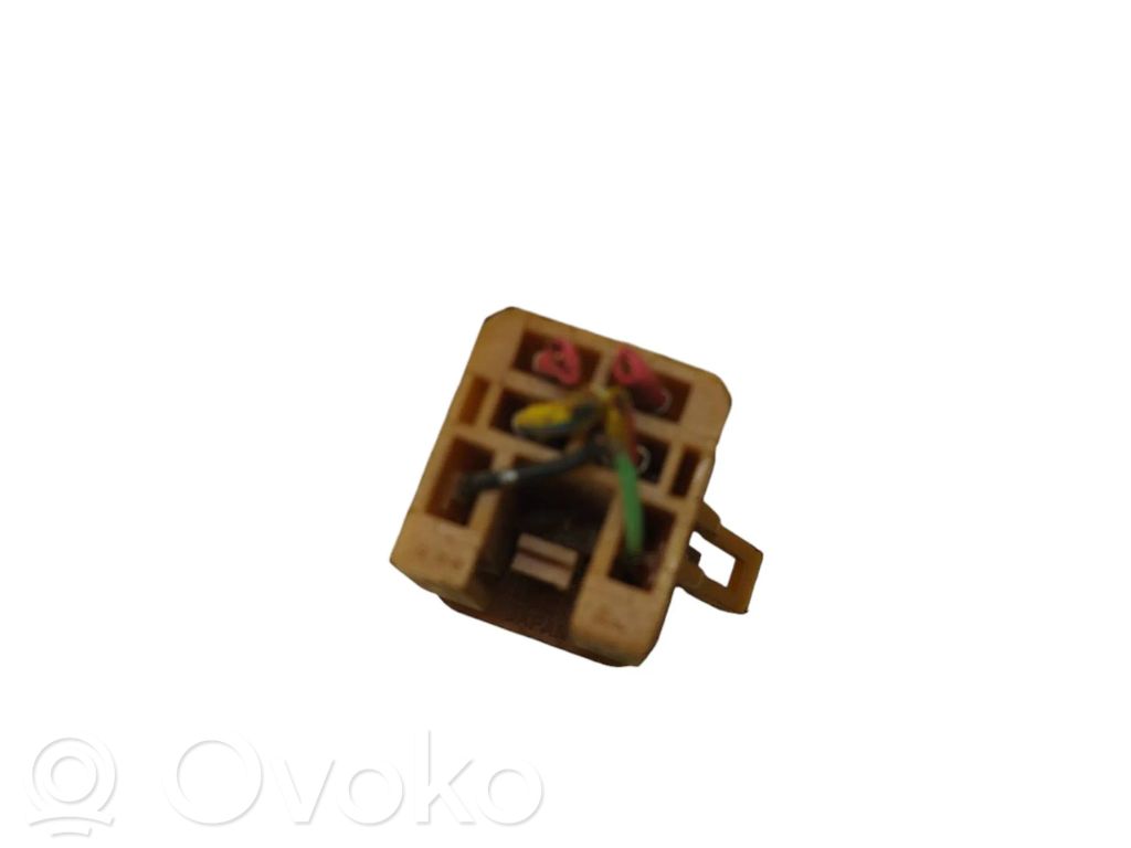 Subaru Outback Polton rele 