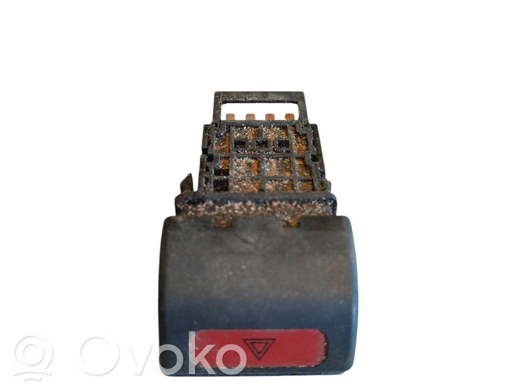 Botón interruptor de luz de peligro