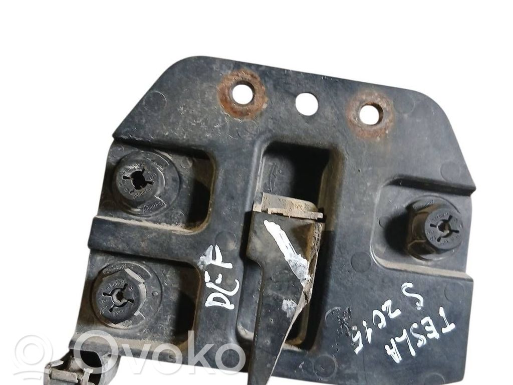 Tesla Model S Distronic sensor bracket 