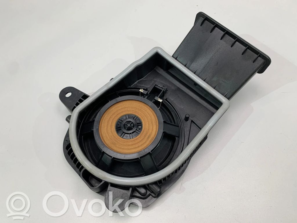 BMW 2 Active Tourer U06 Subwoofer 