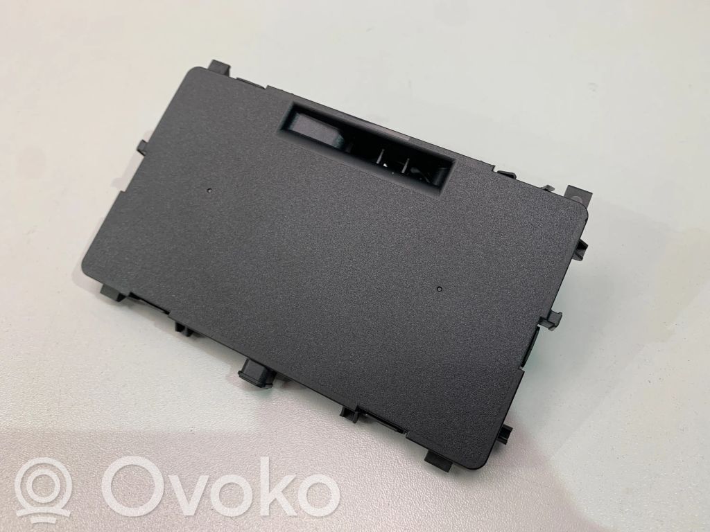 BMW 7 G70 Wireless charging module 