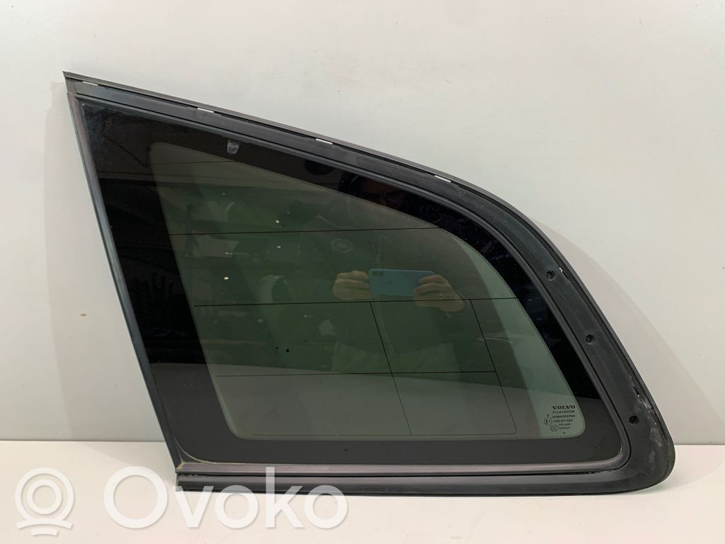 Rear side window