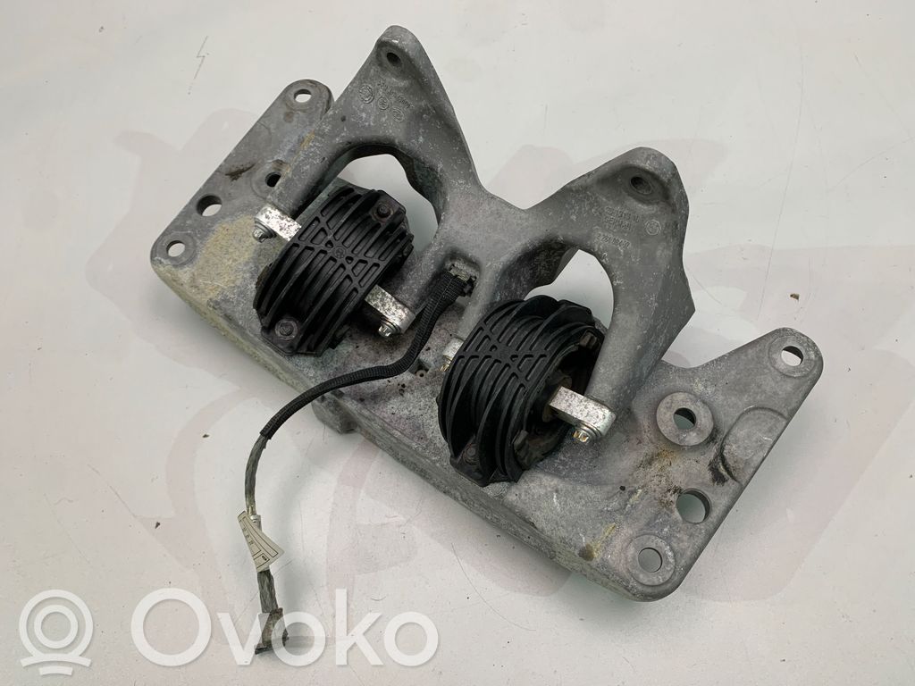 BMW 5 F10 F11 Gearbox mounting bracket 
