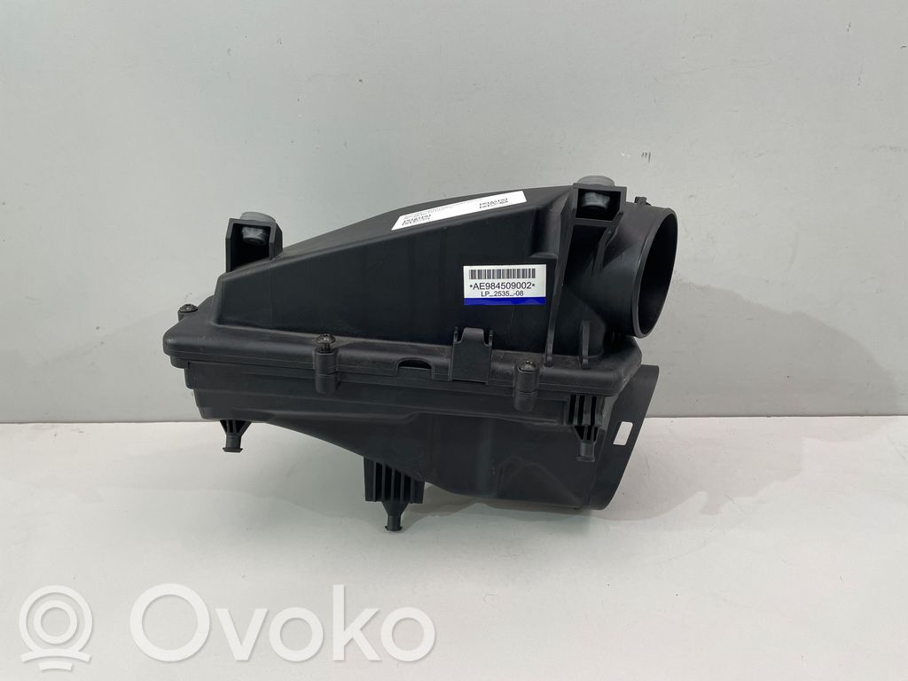 BMW XM Obudowa filtra powietrza 