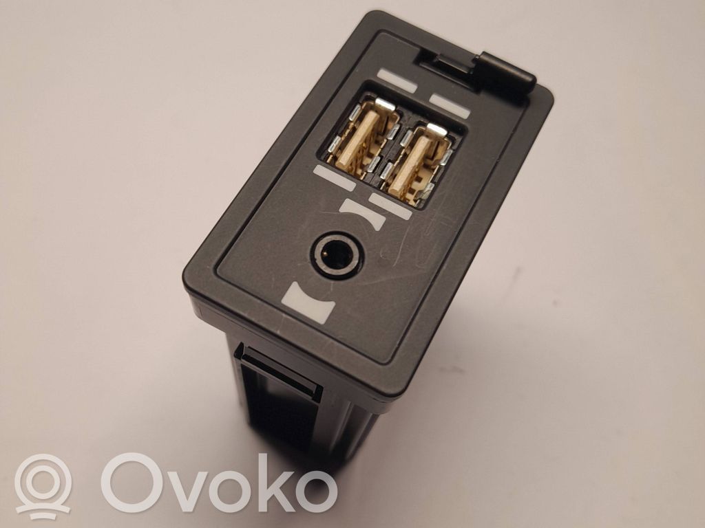 Lexus RX 450H USB-Anschluss 