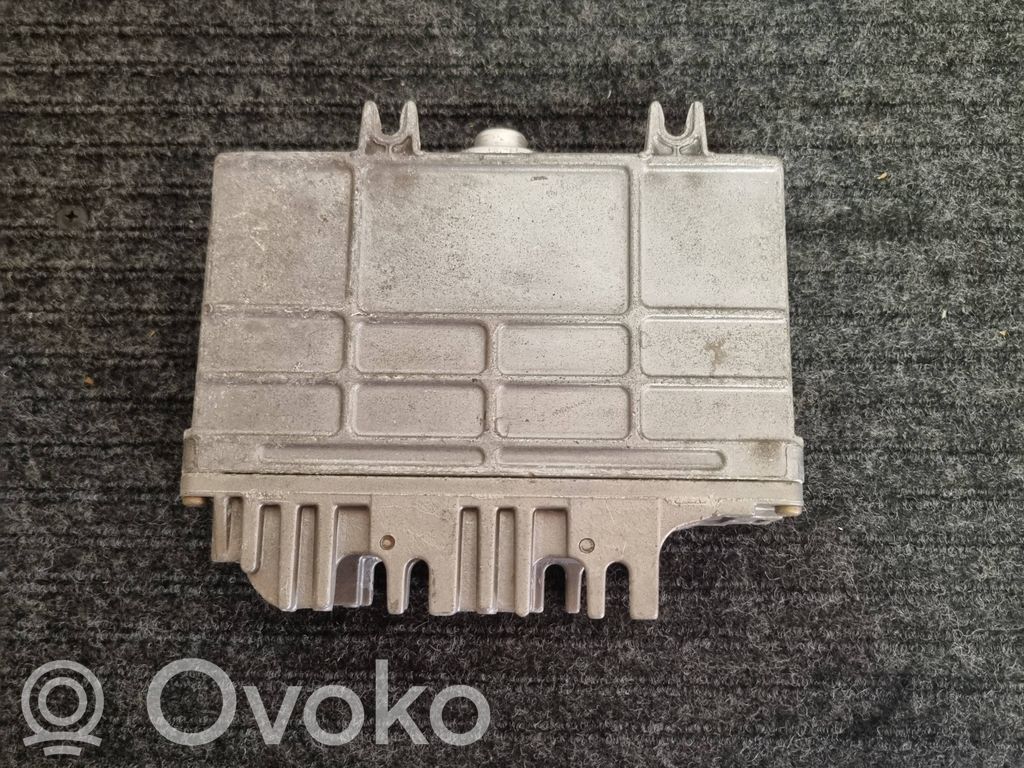 Volkswagen Golf III Engine control unit/module 