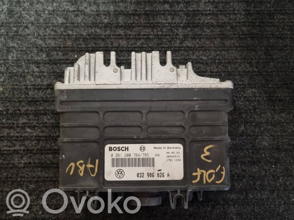 Volkswagen Golf III Engine control unit/module 