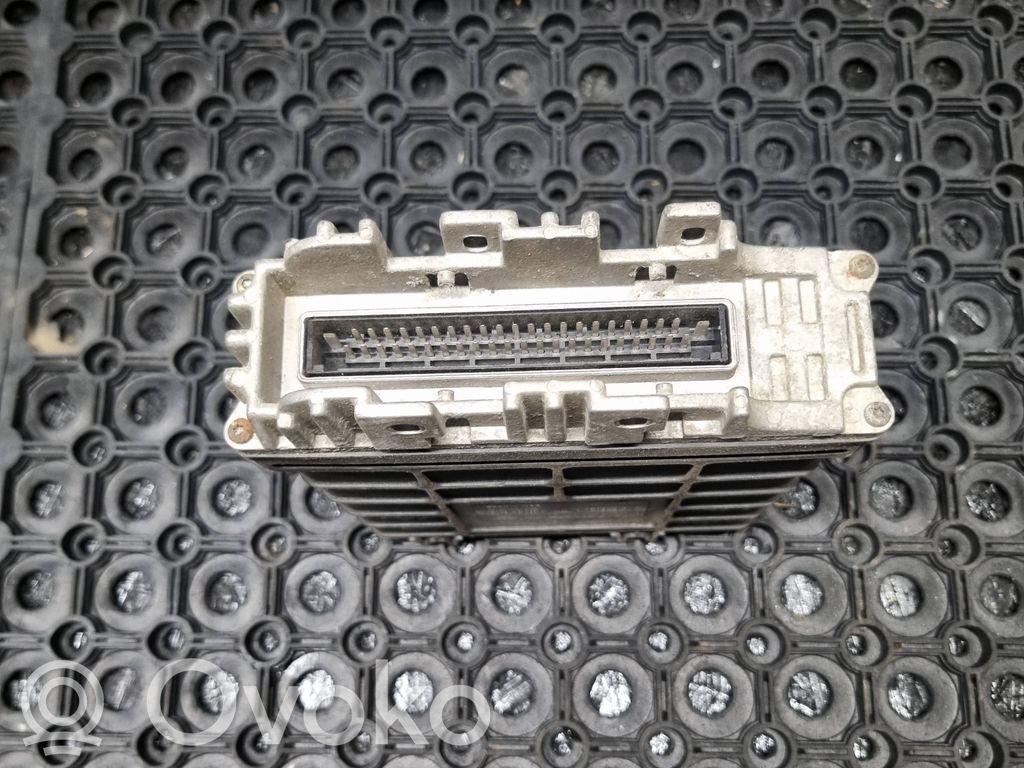 Volkswagen Golf III Engine control unit/module 