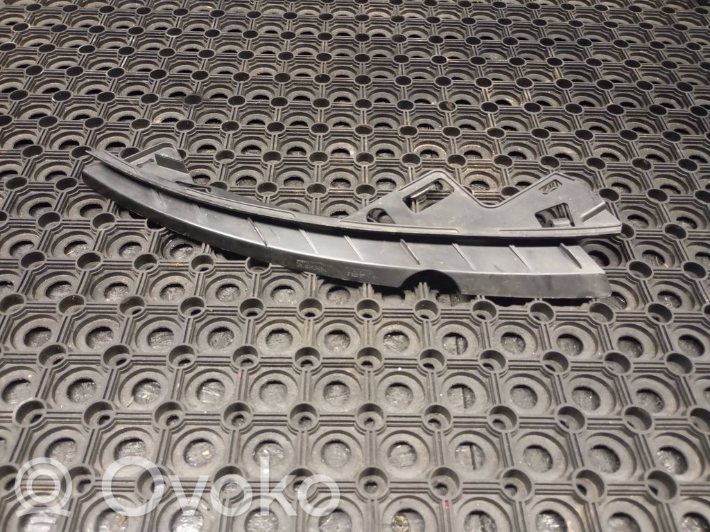 Volvo C30 Headlight/headlamp mounting bracket 
