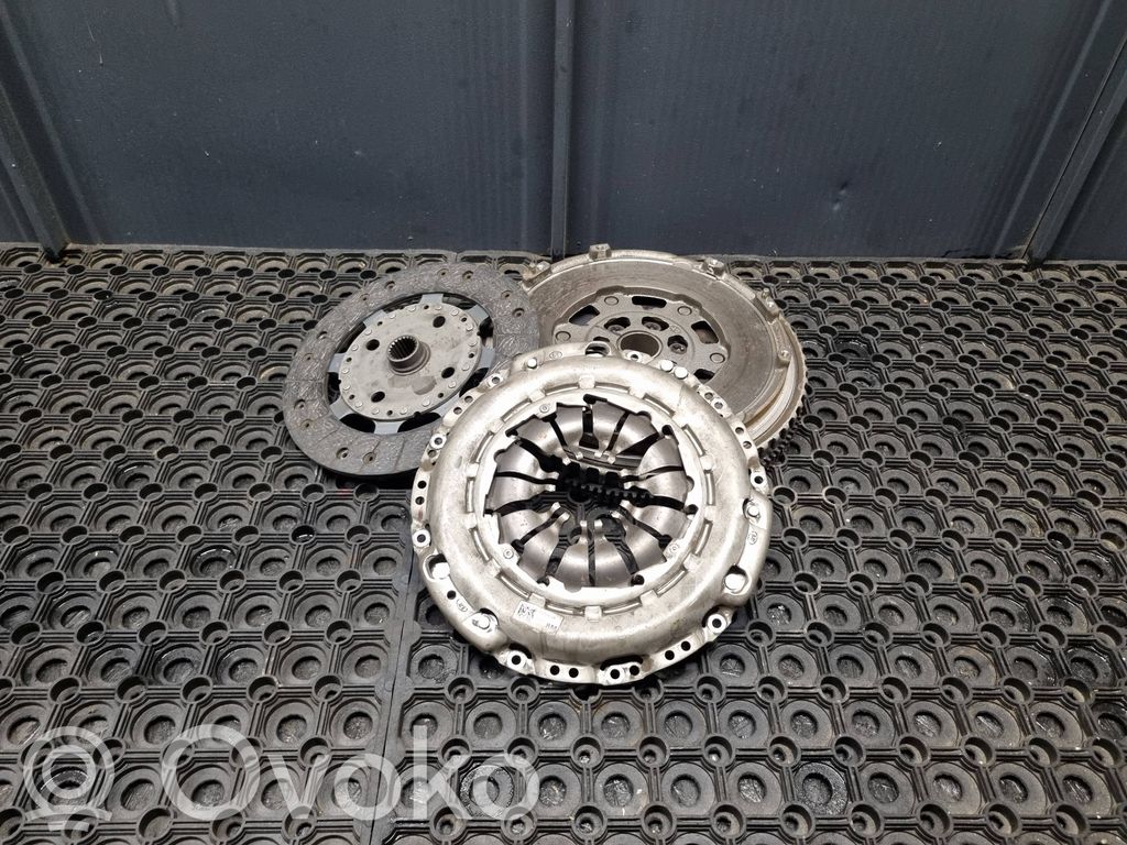 Nissan Juke I F15 Kupplungssatz 
