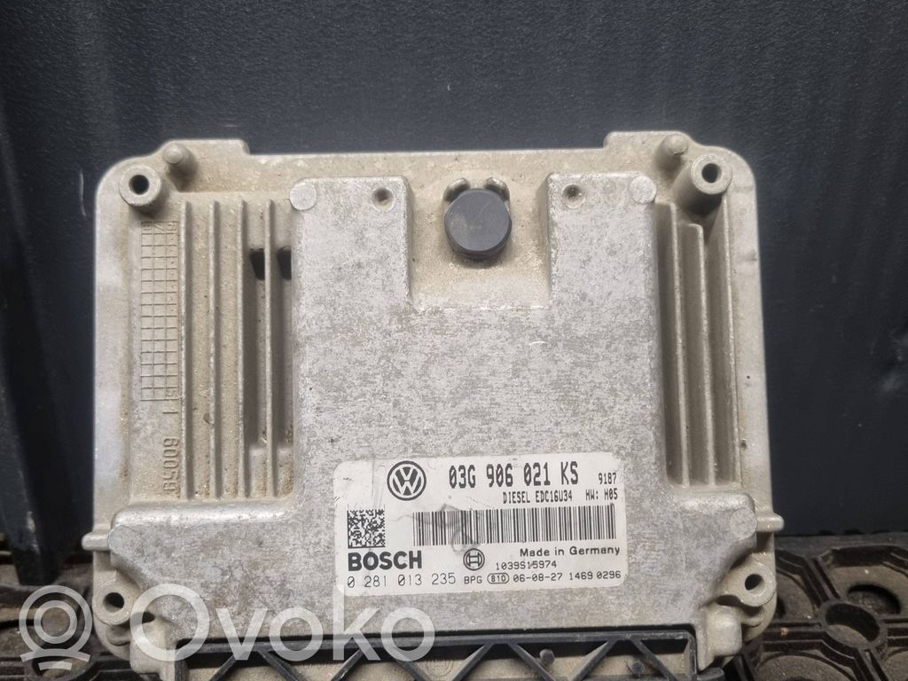 Volkswagen Golf V Engine control unit/module 