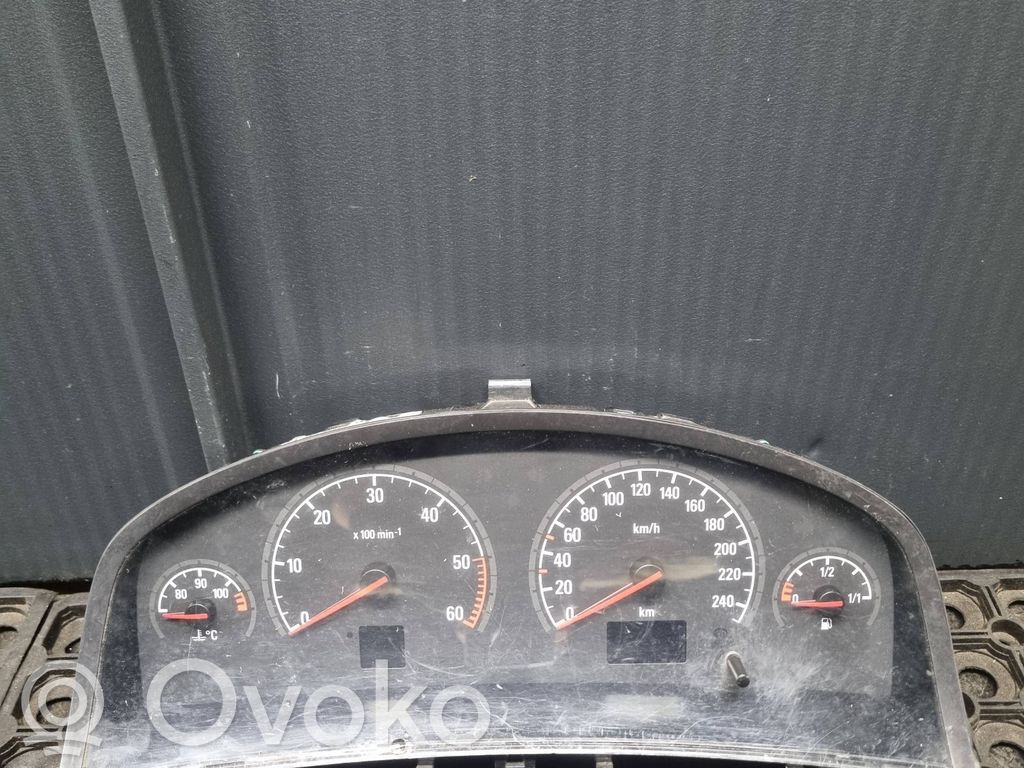 Opel Vectra C Licznik / Prędkościomierz 