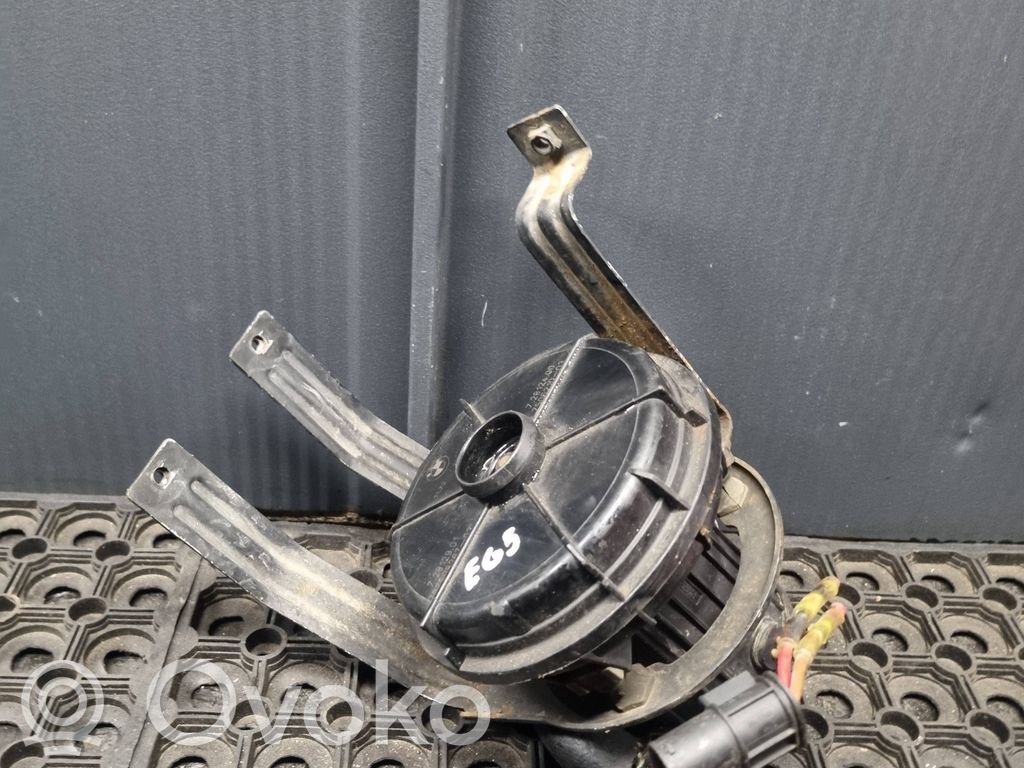 BMW 7 E65 E66 Pompa dell’aria secondaria 