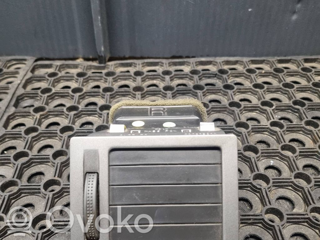 Opel Signum Boczna kratka nawiewu deski rozdzielczej 