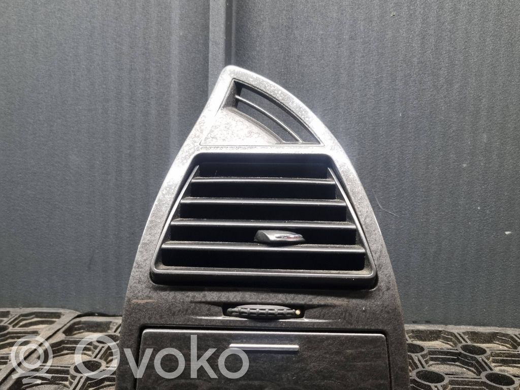 Citroen C4 I Picasso Dysze / Kratki środkowego nawiewu deski rozdzielczej 