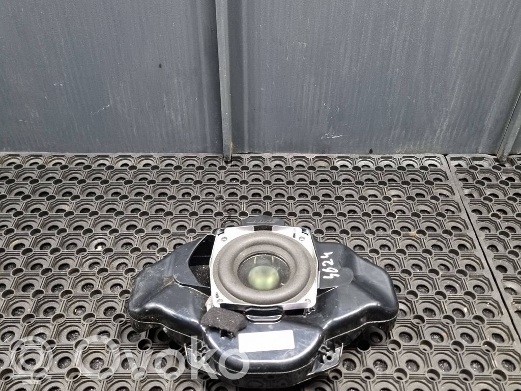 Audi A8 S8 D4 4H Subwoofer 