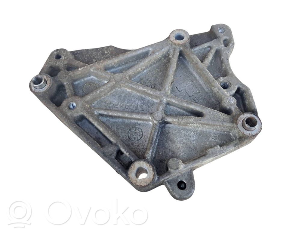 Opel Corsa D Engine mounting bracket 