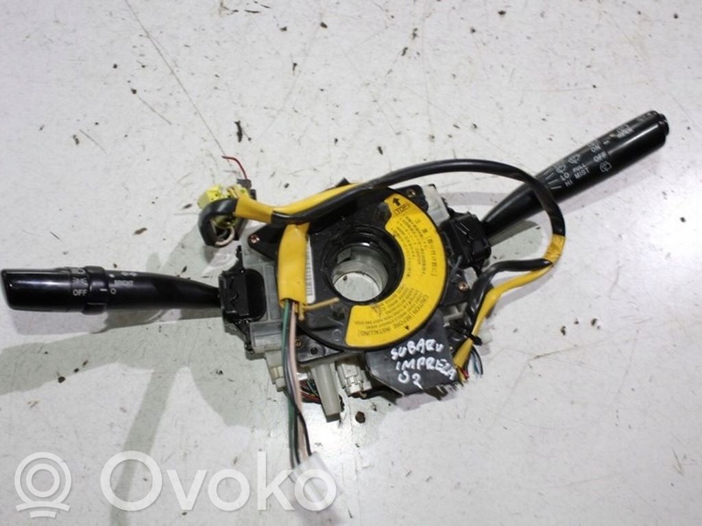 Subaru Legacy Interruptor/palanca de limpiador de luz de giro 