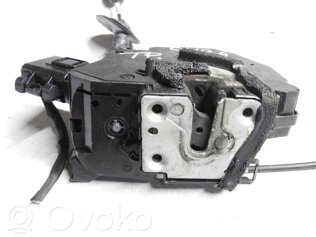 Renault Clio IV Rear door lock 