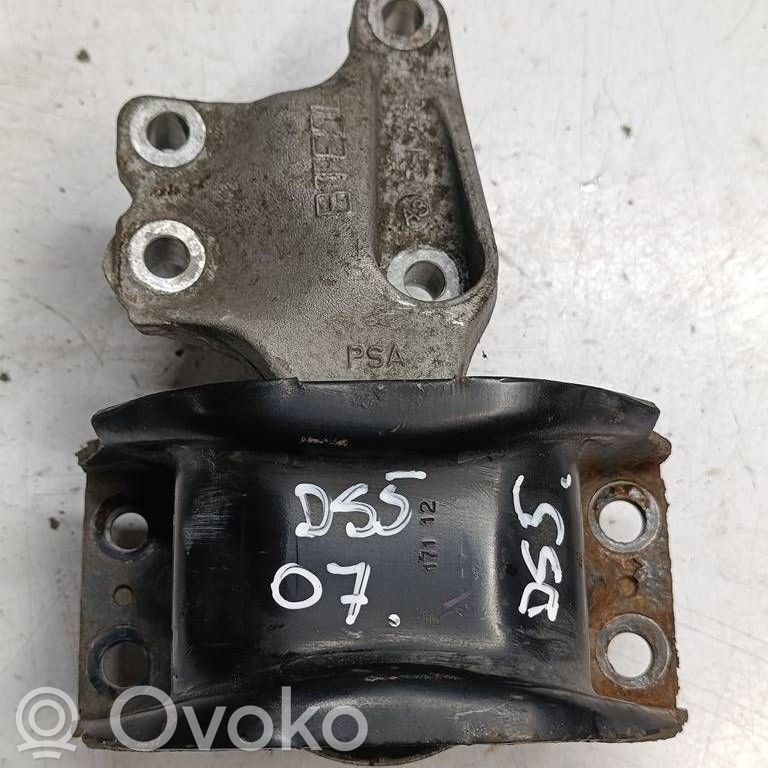 Citroen DS5 Engine mount bracket 