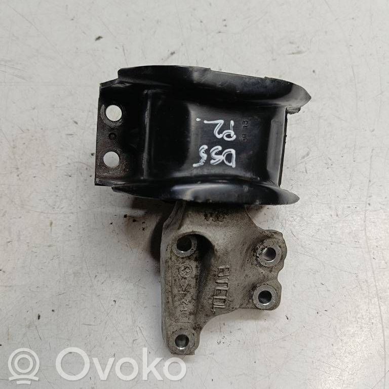 Citroen DS5 Engine mount bracket 