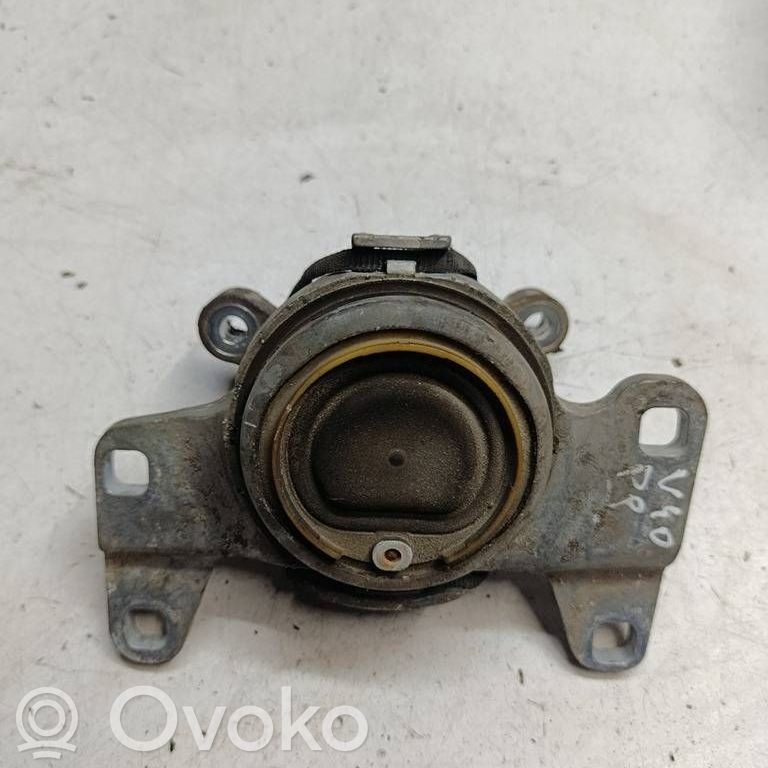 Volvo V40 Engine mount bracket 