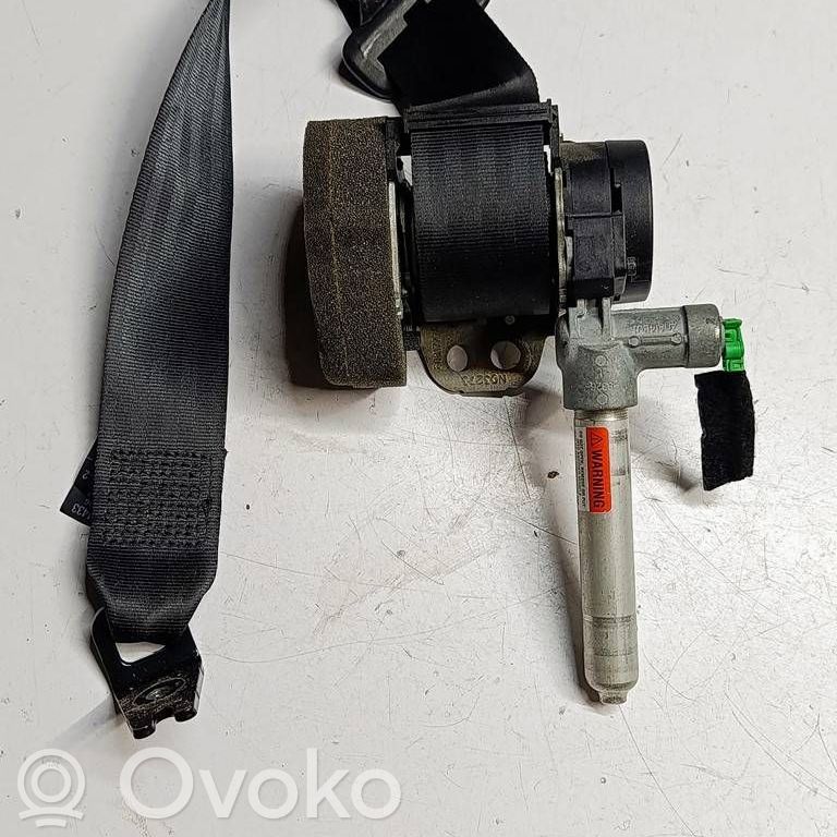Volvo C30 Cinturón trasero 