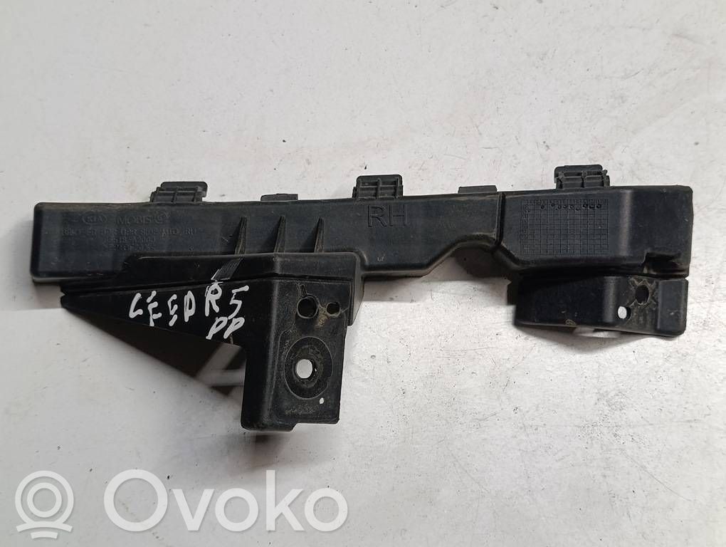 KIA Ceed Priekšpusē bampera turētājs 