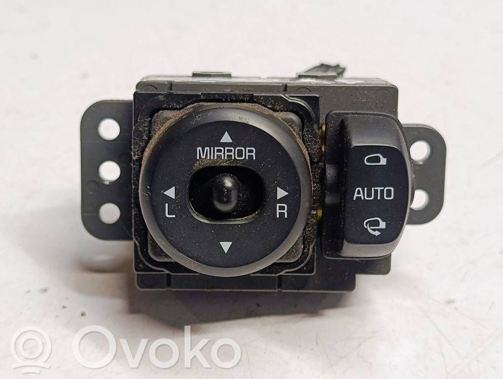 Interruptor del espejo lateral   93530A2950,49D4861000,20130326
